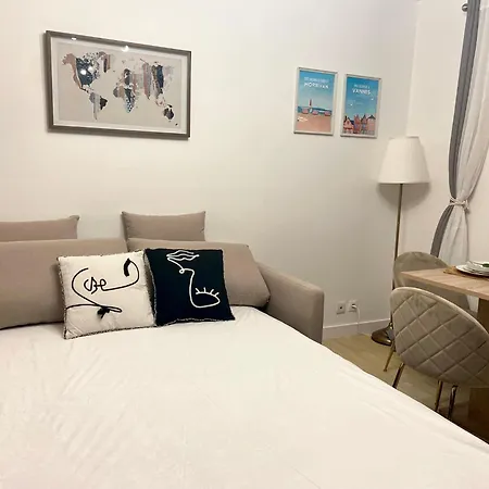 Elegance Et Romantisme Au Coeur De La Situee Sur La Place De Lices - Le Port Апартаменты *