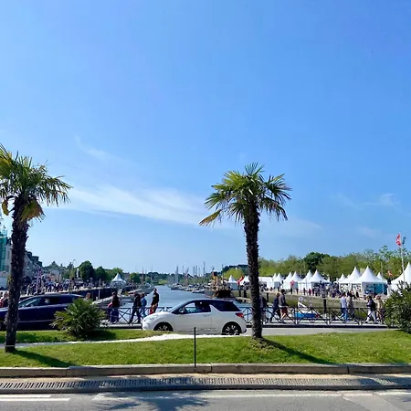 Elegance Et Romantisme Au Coeur De La Situee Sur La Place De Lices - Le Port Апартаменты *
